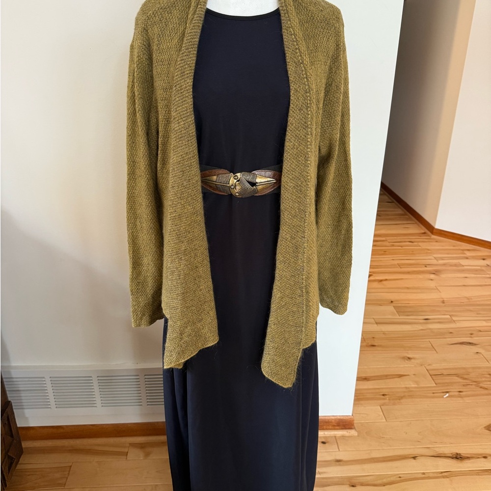 Minimalist long sleeve, pockets dress- black - Picture 9 of 12